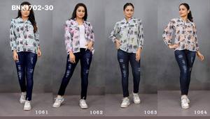 คอลเลคชั่นเสื้อเชิ้ตผ้าจอร์เจียต์สไตล์โมเดิร์นพิมพ์ลายแขนยาวทรงระฆังพร้อมระบายที่คอเสื้อแบบโปร่งใสสำหรับผู้หญิง - Product Image 4