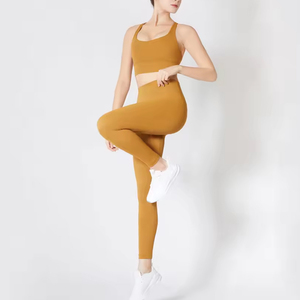 Women's 2 Piece Yoga Set Crop Top High Waist Leggings Seamless Quick Dry Yoga Shorts Solid Color Activewear for Gym Yoga Running - Product Image 3