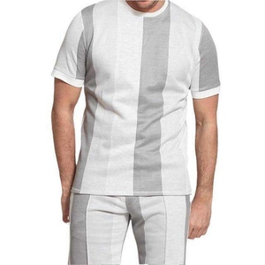 Vente en gros de tenues d'été pour hommes respirantes, ensemble deux pièces 100% coton, t-shirt et short décontractés, logo personnalisé - Product Image 3