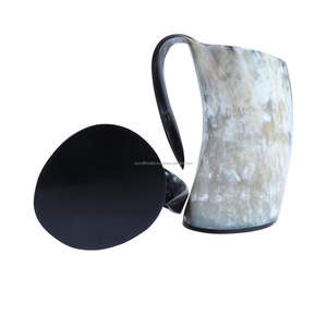 Taza de Cuerno Clásica Ecológica Hecha a Mano de la Mejor Calidad con Tapa Deslizante a Prueba de Fugas y Asa para Vino, Café, Té y Agua - Capacidad de 500 ml - Product Image 1