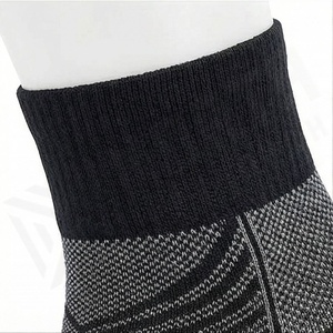Ankle Socks Geometric Pattern Breathable Polyester Spandex Running Sports Socks for Adults Summer Use - Product Image 4