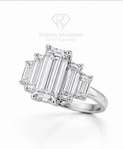 Anillo de Diamantes de Lujo con Cinco Piedras de Corte Esmeralda, Oro Blanco de 18K, Diamantes Cultivados en Laboratorio, Anillo de Aniversario Nupcial Elegante con Facetas de Corte Graduado - Product Image 3