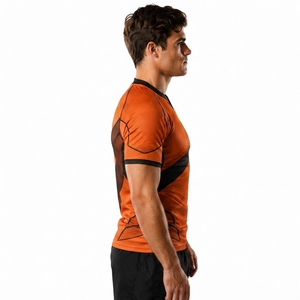 Camiseta de Rugby Sublimada con Diseño Geométrico Naranja y Negro para Hombre, Manga Corta, Ajustada, Transpirable, Cuello en V, Ropa Deportiva con OEM - Product Image 6