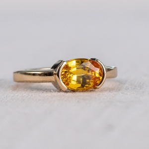 Bague de fiançailles ovale en saphir jaune, demi-sertie, en platine, argent sterling 925, plaqué or 14 carats, certifiée IGI, luxe personnalisable - Product Image 6