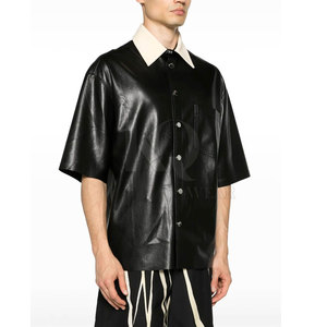 เสื้อเชิ้ตหนังผู้ชายทรงคลาสสิก วัสดุพรีเมียม เนื้อผ้านุ่ม เหมาะสำหรับใส่ลำลอง ใส่ทำงาน และใส่ในช่วงเย็น - Product Image 3