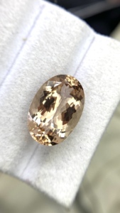 Piedra de Morganita Natural Certificada, Corte Ovalado, con Excelente Color y Brillo, Beryl Natural de 10.28 Quilates, Limpia con Lupa - Product Image 4