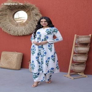 Ensemble Kurti-Pant en coton de qualité supérieure avec motif imprimé, manches longues, col rond, prêt-à-porter, fabriqué en Inde. - Product Image 1