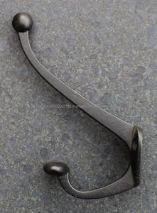 Fuertes ganchos de pared de Metal decorativos con elementos hechos a mano para soluciones de organización encantadoras y útiles - Product Image 6