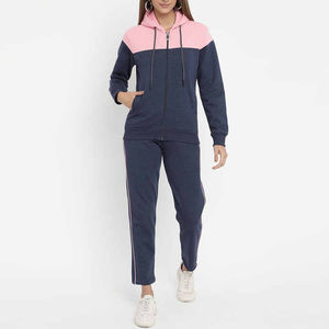 Trajes Deportivos para Mujer, Nuevo Estilo, Logotipo Personalizable, Hechos en Pakistán, Buena Calidad - Product Image 3