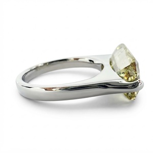 Anillo Solitario de Diamante Corte Esmeralda de 5.15 CT en Oro Blanco de 10K, Fabricante de Joyería Fina Personalizada - Product Image 3