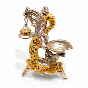 Lampe à huile Paon en argent et or faite à la main, Diya suspendu, cloche, art déco indien traditionnel, léger, décoratif, Mandir Diwali - Product Image 1