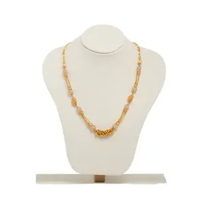 Collar Étnico Indio Chapado en Oro con Múltiples Hilos y Detalles de Cuentas Rosas, Cuentas Ovaladas de Oro Texturizado - Product Image 1