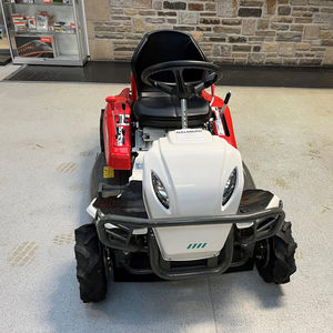 Tondeuse à gazon compacte et efficace Orec RM83G Rabbit, moteur essence 2 temps 125cc, largeur de coupe 83cm, pour jardinage DIY, prix usine - Product Image 3