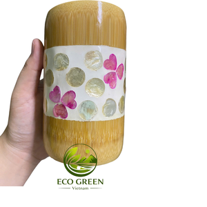 Vaso Decorativo Rústico de Bambú con Paisajes Rurales Pintados a Mano para Decoración de Casas de Campo, Regalos y Mercados Artesanales - Product Image 1