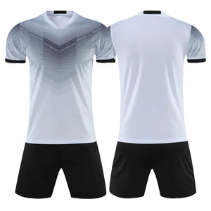 Tenue d'équipe de football personnalisée, uniformes de football personnalisés, ensemble maillot et short de football en polyester à col rond et manches courtes - Product Image 3