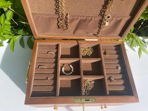 Caja de Joyería de Madera Ecológica Hecha a Mano con Tallado Floral, Acabado Pulido con Técnicas Tradicionales, para Montar en la Pared, para Guardar Objetos Artesanales - Product Image 2