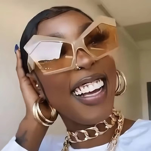 2025 New Arrival Trendy Pc Big Frame Uv400 <b>Sunglasses</b> Stylish Oversized Irregular Cat Eye <b>Sunglasses</b> for Women Men - Product Image 2