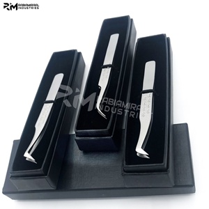 Pinzas para pestañas RMI Professional de acero inoxidable de alta calidad con punta de fibra a 75 grados y diseño Big Kitty. - Product Image 3