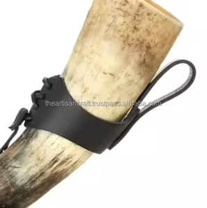 Cuernos para beber de estilo vintage con soporte de cuero para una auténtica experiencia vikinga Transporte y exhibición tradicional de Artisan Craft - Product Image 5