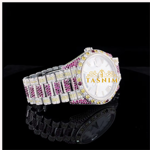 Montre Homme Entièrement Personnalisée en Acier Inoxydable Rouge et Jaune, Plaqué Diamant Blanc, Mouvement Quartz ETA, Verre 20mm, Style Hip-Hop - Product Image 3