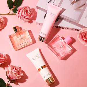 Set Regalo da 4 Pezzi di Fragranza Duratura per Donna, 3.4 oz Eau De Parfum, 4.1 oz Lozione Corpo, Modello D0100XF74IY, per Vacanze, Appuntamenti, Uso Quotidiano - Product Image 5