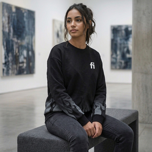 Sudadera negra de cuello redondo para mujer, con estampado de llamas, manga larga, estilo casual, ropa de calle, sudadera de moda, ropa personalizada OEM - Product Image 2