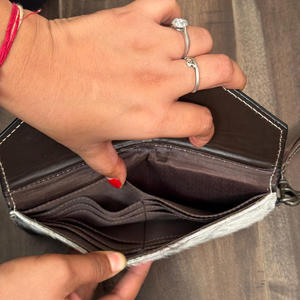 2025 fabricants à la mode concepteur en cuir repoussé à la main pochette carte porte-monnaie sac à main en cuir de vachette véritable portefeuille de luxe - Product Image 6