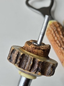 Juego de herramientas de barra estilo clásico con mango de asta de ciervo y soporte de madera, perfecto para decoración de bares domésticos y exhibición de coleccionistas, de la India. - Product Image 6