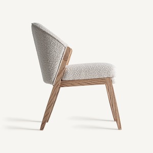 Silla de Comedor Nórdica Tapizada con Tela Texturizada y Estructura de Madera Sólida para Interiores Contemporáneos - Product Image 3
