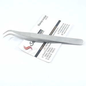 Pince d'extension de cils en acier inoxydable satiné personnalisable pointe en fibre incurvée avec logo laser et pointe pointue - Product Image 3