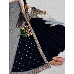 Vestido y pantalón Anarkali de diseñador con Dupatta en vestidos para fiesta profesionales - Product Image 5