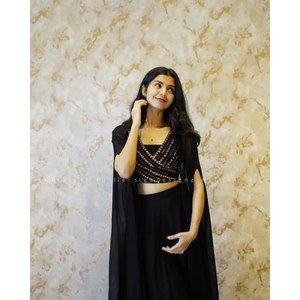 Hermosa Blusa Lehenga XL de Última Moda para Fiestas, Hecha de Poliéster - Product Image 1