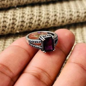 Bague Bohème en Laiton Plaqué Argent avec Améthyste Solitaire et Halo de Pierres Précieuses pour Femme, Vente en Gros - Product Image 6