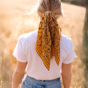 Écharpes carrées en satin de soie imprimées avec logo personnalisé, motifs plaid, losanges et feuilles, pour femmes, idéales pour événements et bandanas – Ventes flash - Product Image 5