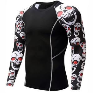 Camiseta de Manga Larga para Hombre, Negra con Estampado de Calavera Blanca, de Secado Rápido, en Poliéster - Product Image 1