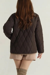 Manteaux doux pour femmes, respirants, en toile, coupe ajustée, doudoune d'hiver avec garniture en peau de mouton, doublure en nylon, rembourrage en polyester, sur mesure, grandes tailles - Product Image 4