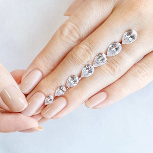 Diamante Cultivado en Laboratorio con Certificación IGI, Corte Pera de 17.20 Ct, Claridad VVS, Color D, Peso del Diamante de 3.00 a 6.25 mm para Joyería - Product Image 1