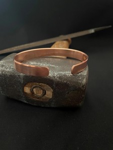 Bracelets simples en cuivre martelé et poli, magnétiques, écologiques, tendance, classiques, pour fêtes, personnalisables, favorisent la circulation sanguine - Product Image 2