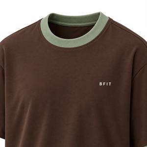 Camiseta Extra Grande para Hombre, Color Marrón con Ribete Verde en Contraste, Manga Corta, Cuello Redondo, Tejido Jersey Informal - Product Image 4