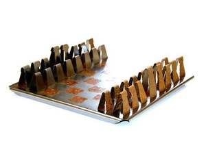 Pions d'échecs en métal dans un tube de rangement en métal, ensemble de luxe pour voyage, décoration ou cadeau. - Product Image 5