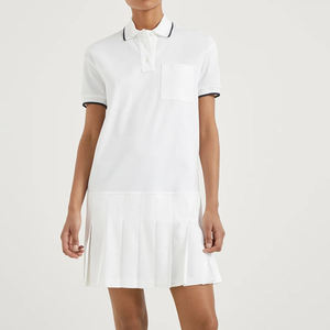 Vestido de Tenis Elegante sin Mangas con Cuello, Color Beige con Detalles en Rojo Vino, Ropa de Invierno, Logotipo Frontal, Secado Rápido, 100% Poliéster - Product Image 3