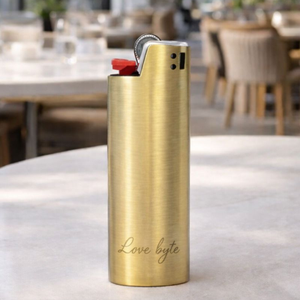 Étui à briquet en laiton étanche et écologique, personnalisé en métal, pour un style luxueux, avec chaîne, fabrication OEM ODM, vente en gros en vrac - Product Image 4
