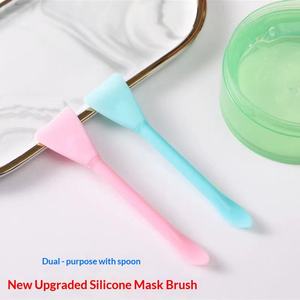 Brocha de Silicona de Doble Uso para Mascarillas Faciales con Espátula para Aplicar Mascarillas de Arcilla, Herramienta de Belleza Facial - Product Image 3