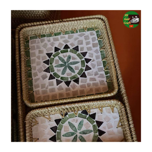 Plateau de service en rotin artisanal avec incrustation de nacre, plateau décoratif, plateau rond en rotin et coquillages - Product Image 2