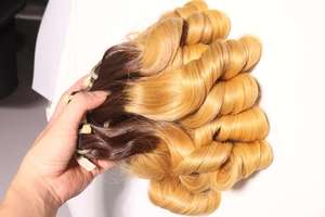 Cheveux Remy Vietnamiens de Qualité Supérieure pour Blondes # 1b- # 60) Extensions de cheveux naturels à double trame, effet bouclé, 100g, emballage personnalisé - Product Image 2