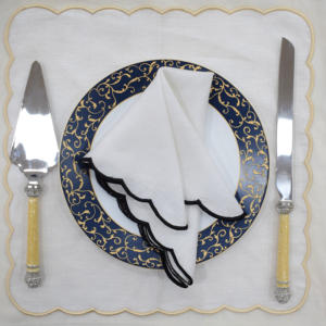Serviette en lin blanche à motif coquille Saint-Jacques pour la décoration de table, durable, lavable et écologique. - Product Image 2