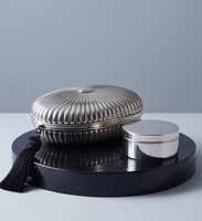 Boîte de rangement élégante en métal côtelé pour dattes et fruits secs, organisateur de table couvert pour l'hôtellerie et les cadeaux