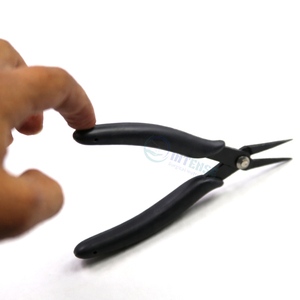 Alicates de Punta Fina de Acero Inoxidable INTENSE SURGICAL INSTRUMENTS con Empuñadura Negra, Herramienta de Precisión para Reparación de Joyería y Pulseras - Product Image 3