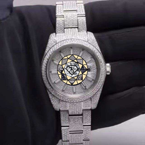 Reloj de Lujo para Hombre con Diamantes Moissanite VVS1, Esfera Sunburst con Incrustaciones, Completamente Equipado, de Acero Inoxidable - Product Image 1