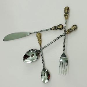 Ensemble de couverts plaqués argent au Design haut de gamme Portugal avec torsion argentée, ensemble d'ustensiles à poignée en forme d'ananas en or - Product Image 2